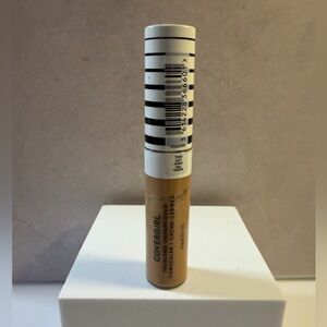 🩷5/$10 Covergirl Concealer in Beige